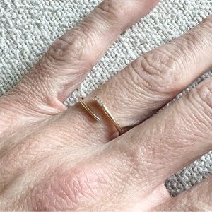Stone & Strand 14k Yellow Gold 3 Diamond Coil Ring, Size 6